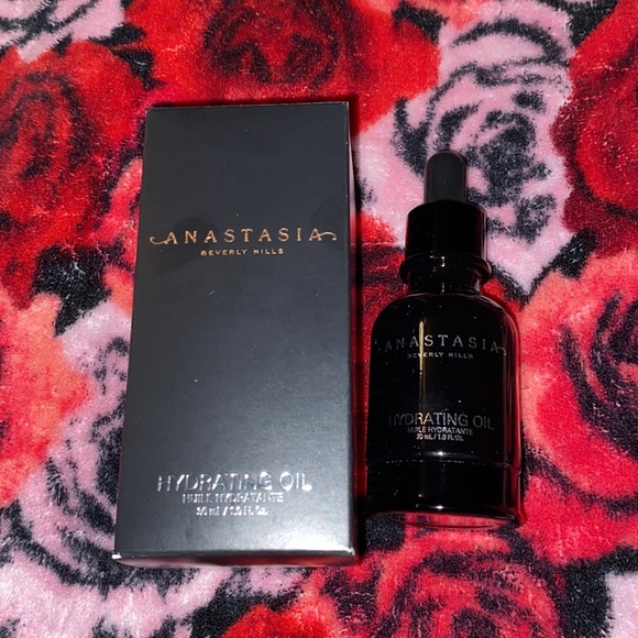 Makeup Bundle - Picture 3 of 8